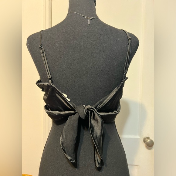 #310 Crop tank tie top - Picture 5 of 12